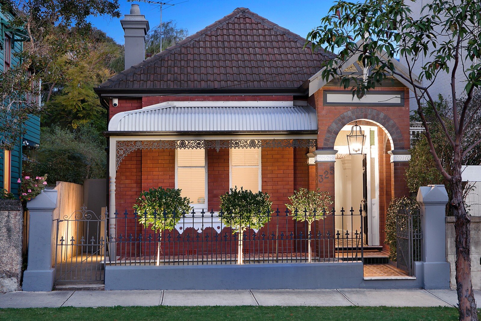 325 Annandale Street, Annandale - Thumbnail 2