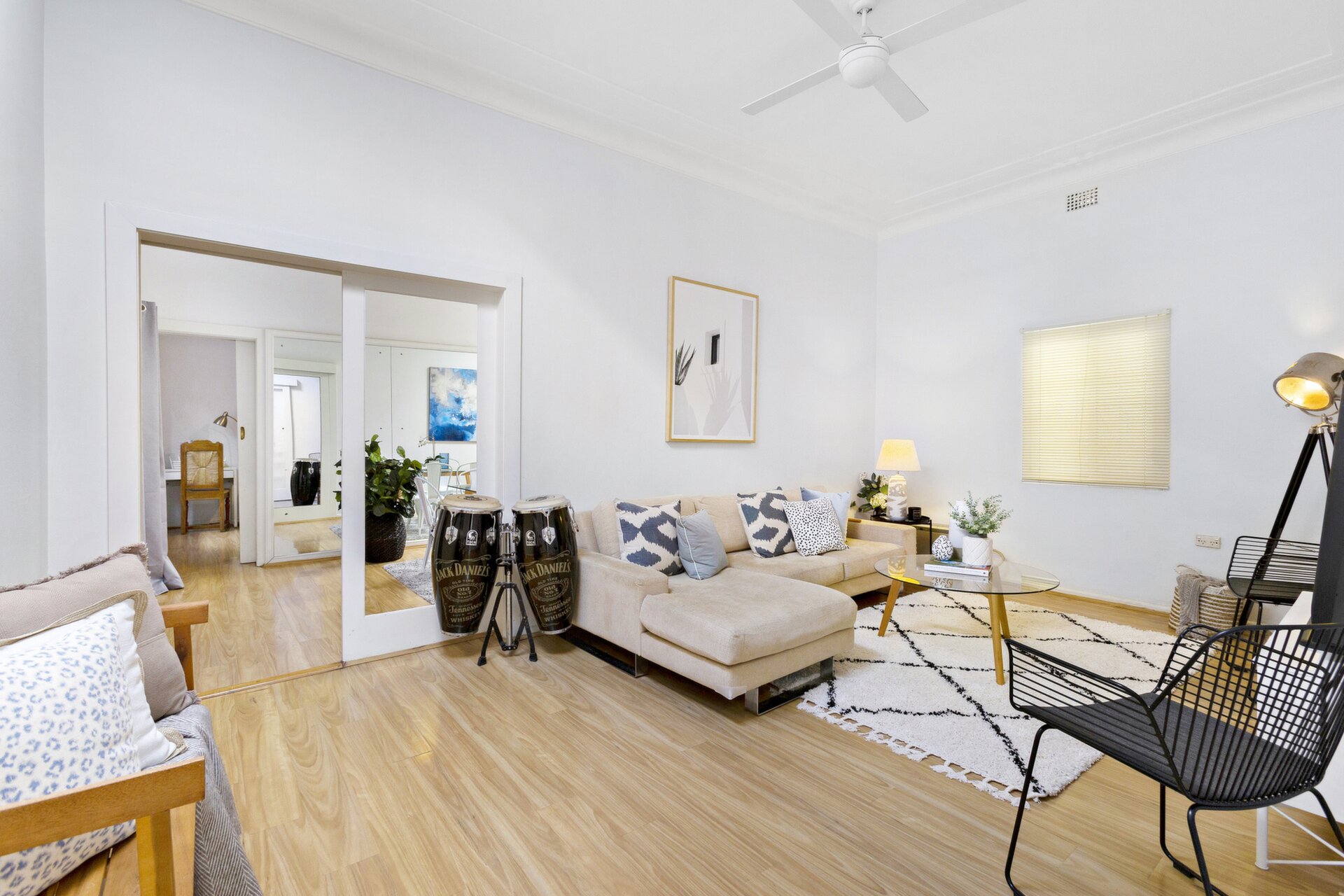 28 The Crescent, Annandale - Thumbnail 2