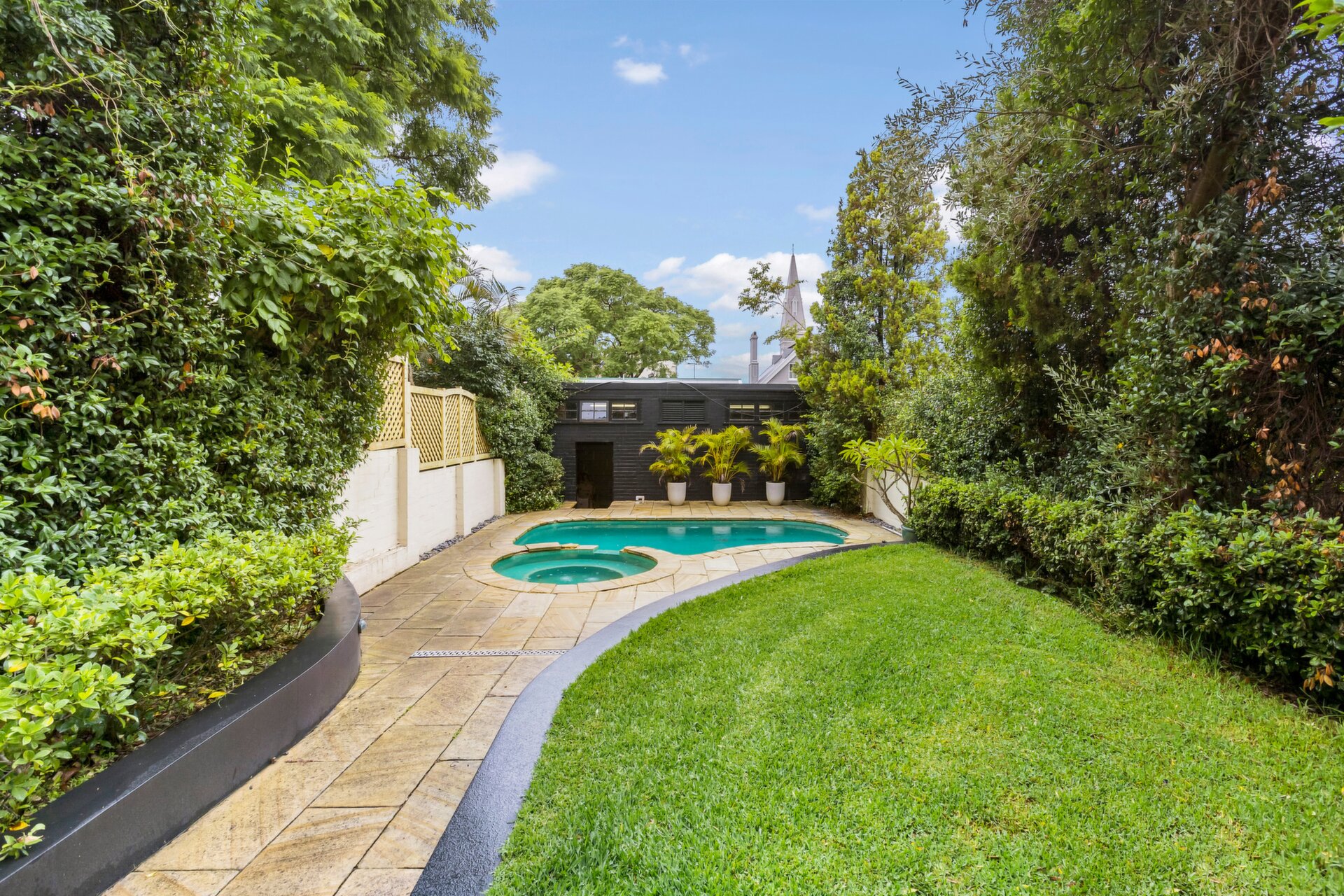 321 Annandale Street, Annandale - Thumbnail 2