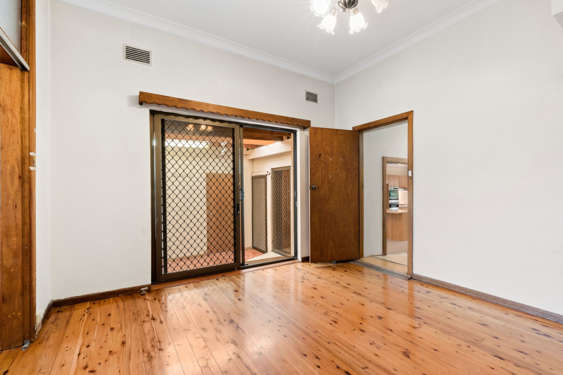 294 Annandale Street, Annandale - Thumbnail 6