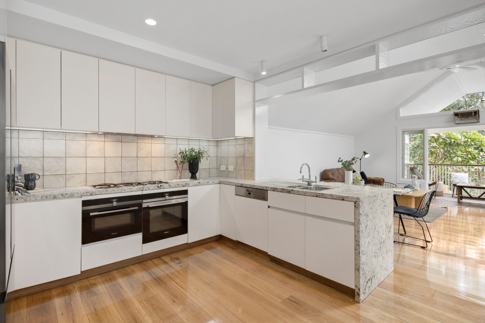 296 Annandale Street, Annandale - Thumbnail 5