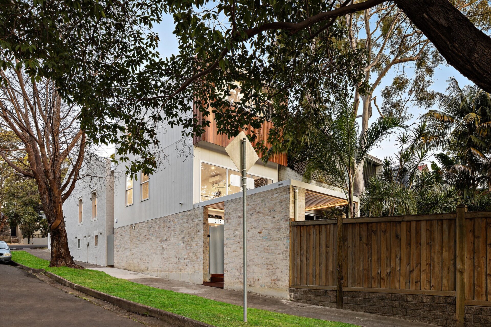 238 Annandale Street, Annandale - Thumbnail 2